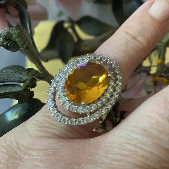 Vintage 925 citron &white sapphire ring
